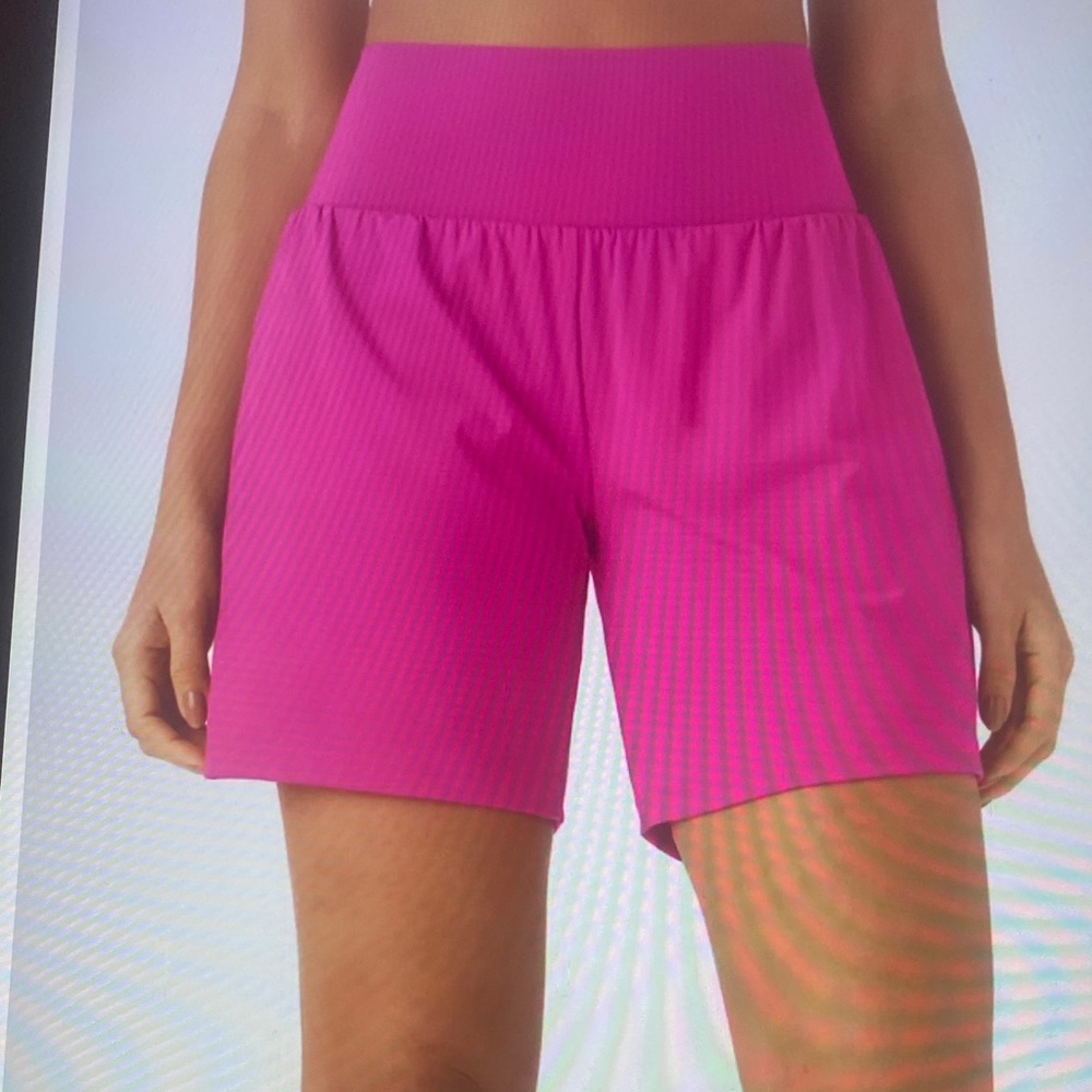 MEDIUM (LONG). HALARA SOFTLY ZERO HIGH WAISTED 2 IN 1 COOL TOUCH YOGA SHORTS